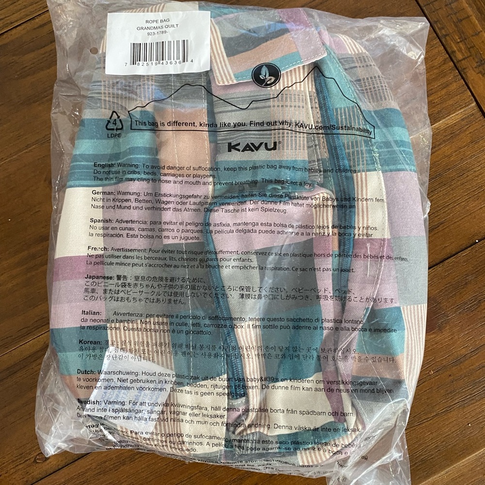 BNWT!! Kavu Rope Sling Bag - Grandma’s Quilt Pattern